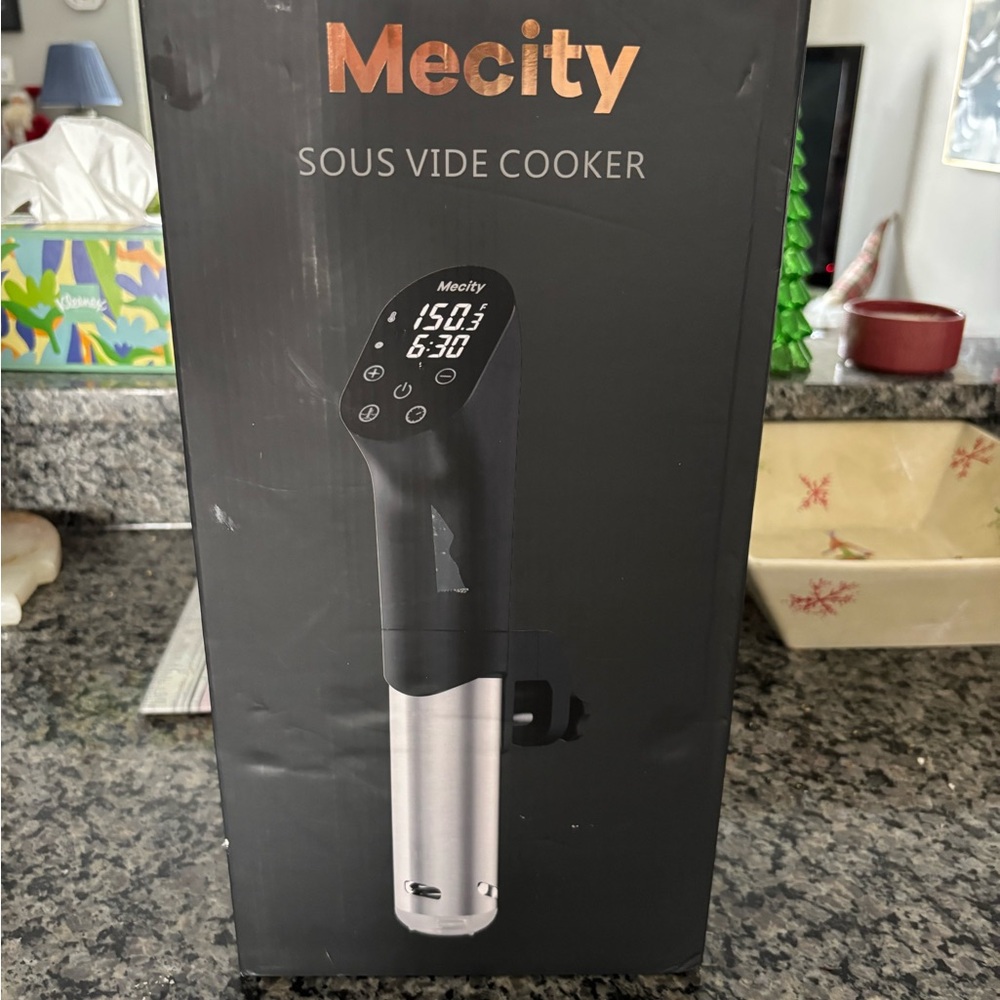 Black Sous Vide Cooker